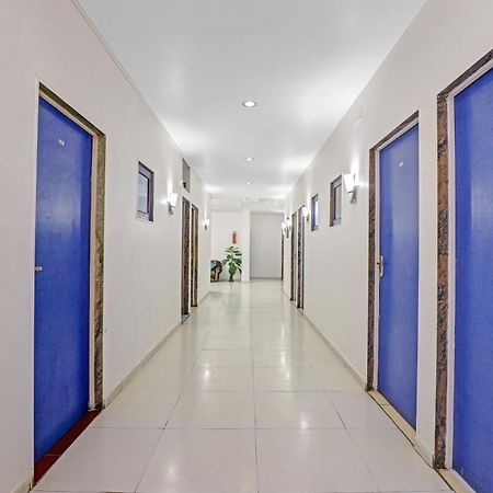 Hotel Velvet Rajkot Eksteriør billede