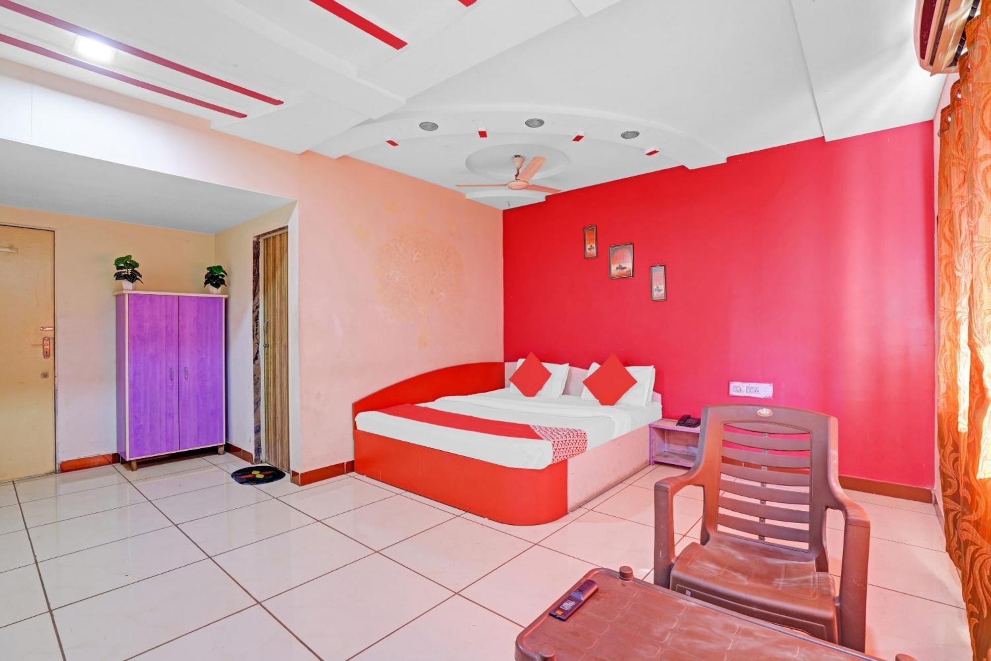 Hotel Velvet Rajkot Eksteriør billede